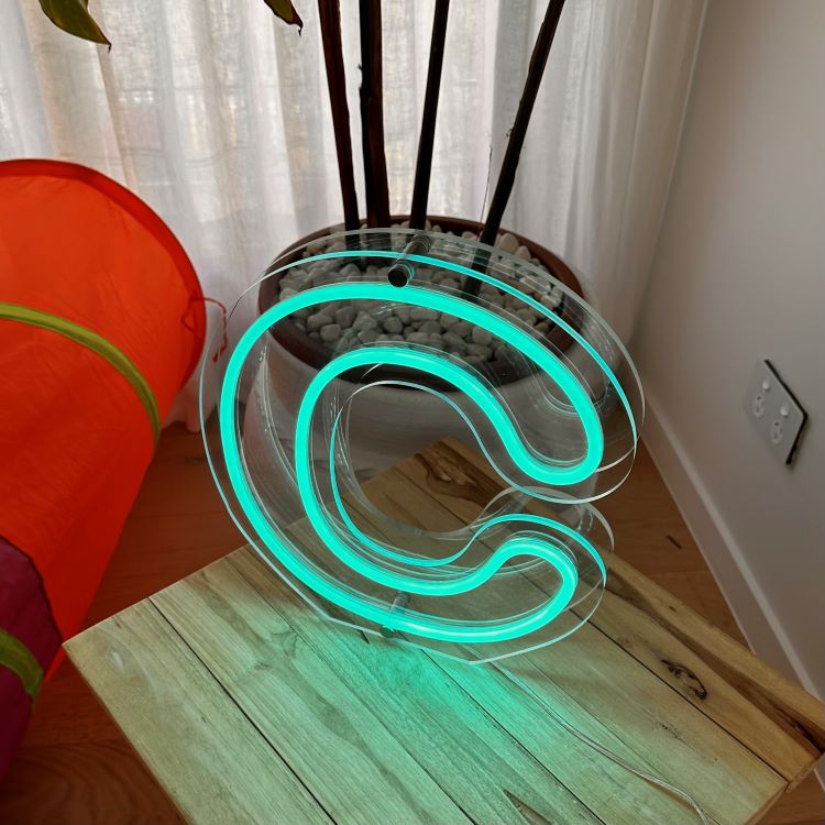 NEON LETTER KIDS LIGHT